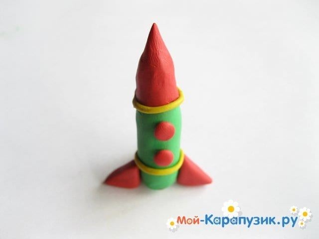 Лепка ракета. Лепка Космическая ракета. Ракета из пластилина для детей. Лепка ракета в старшей группе. Лепка ракета в средней группе