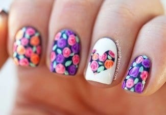 Цветочные мотивы на ногтях - фото 16