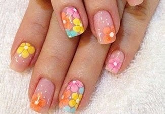 Цветочные мотивы на ногтях - фото 23