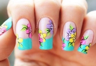 Цветочные мотивы на ногтях - фото 57