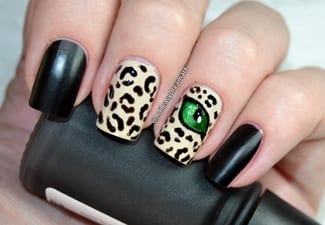 Чёрный леопардовый маникюр - фото 8